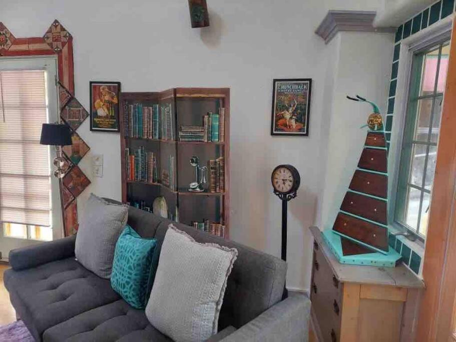 Boho Hip Bungalow In Old Бисби Екстериор снимка