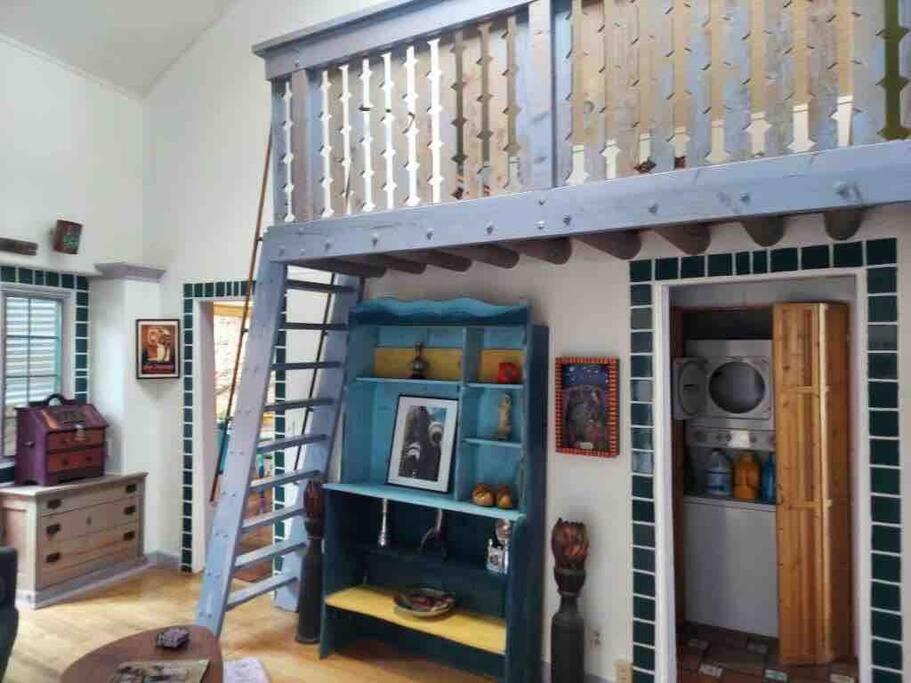 Boho Hip Bungalow In Old Бисби Екстериор снимка