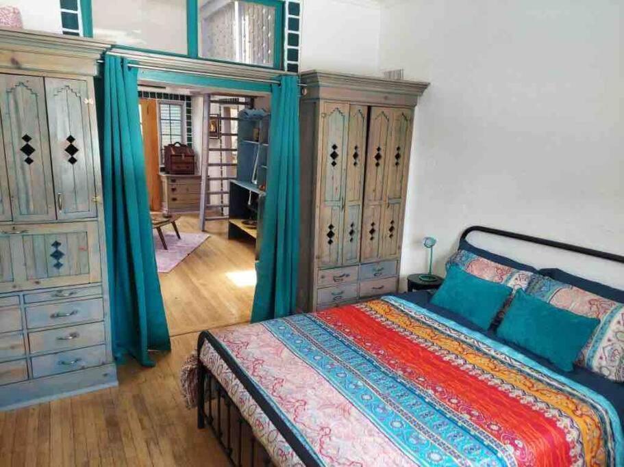 Boho Hip Bungalow In Old Бисби Екстериор снимка